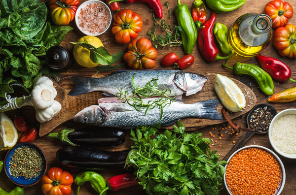 Οι 10 βασικές αρχές της μεσογειακής διατροφής.